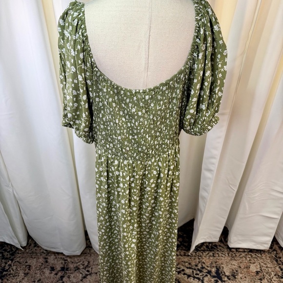 NWT Lulus ‘Strolls With You’ Olive Green Floral Print Puff Sleeve Maxi Dress 3X - Picture 11 of 15